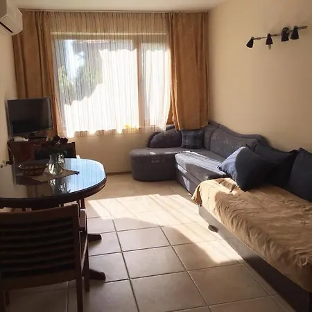 Sea Side Specious 2 Bedroom Apartment Ravda